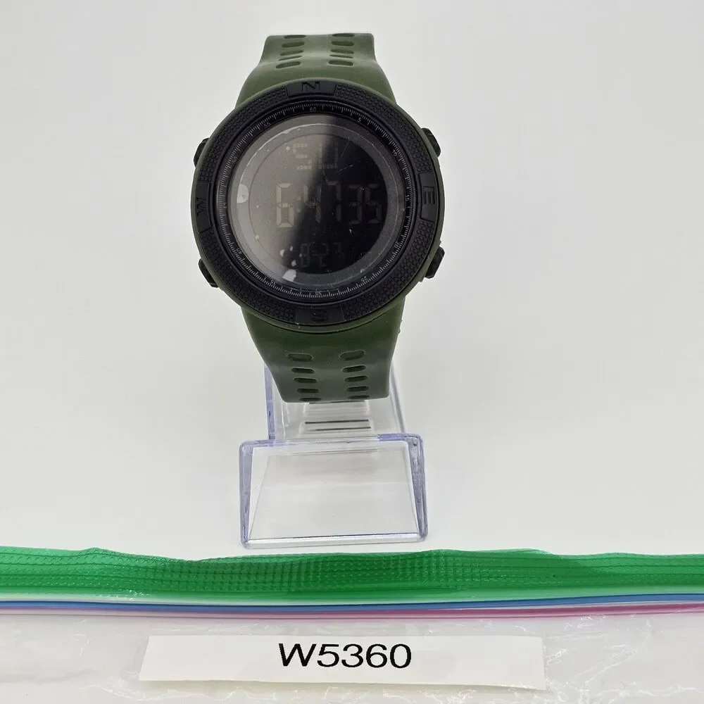 Men's Negative Display Digital Sports Watch 50MM Black Case Green Plastic‎ Bands